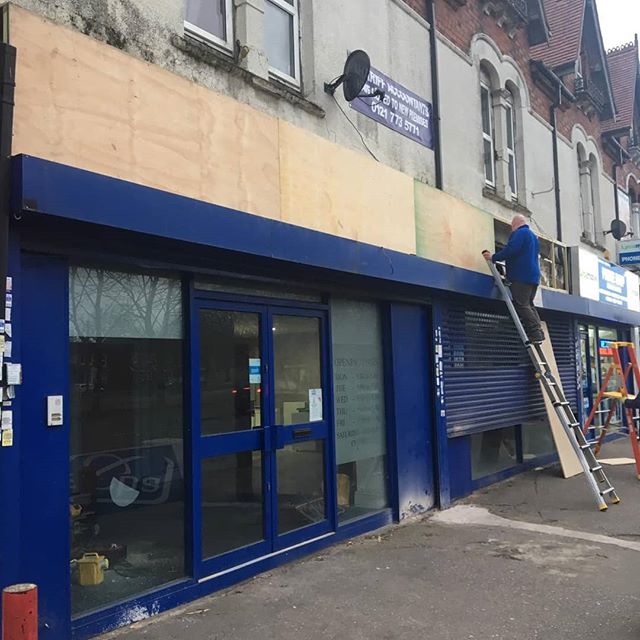 Backing board gone up. New signboard will be up very shortly.


To place your order whatsapp me: Mak of Big Print Birmingham on 07702153393

Or use this whatsapp link from your mobile:

https://wa.me/447702153393