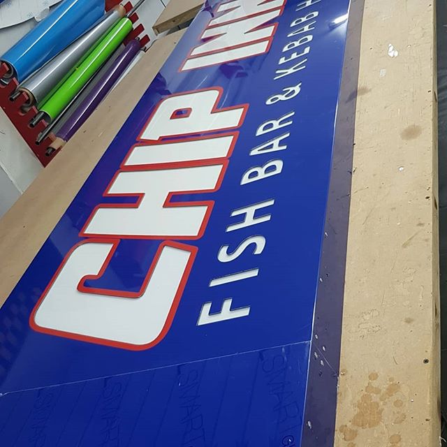 16 foot long sign board

To place your order whatsapp me: Mak of Big Print Birmingham on 07702153393
