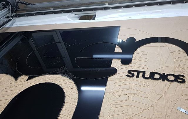 Flat cut raised letters from 3mm black gloss dybond for @genstudios_

Will be used as a wall plaque

To place your order whatsapp me: Mak of Big Print Birmingham on 07702153393