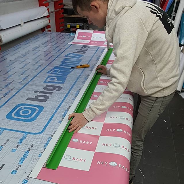 Owen making up a new roller banner for @heybaby4dbirmingham

To place an order If at all possible PLEASE whatsapp me on 07702153393