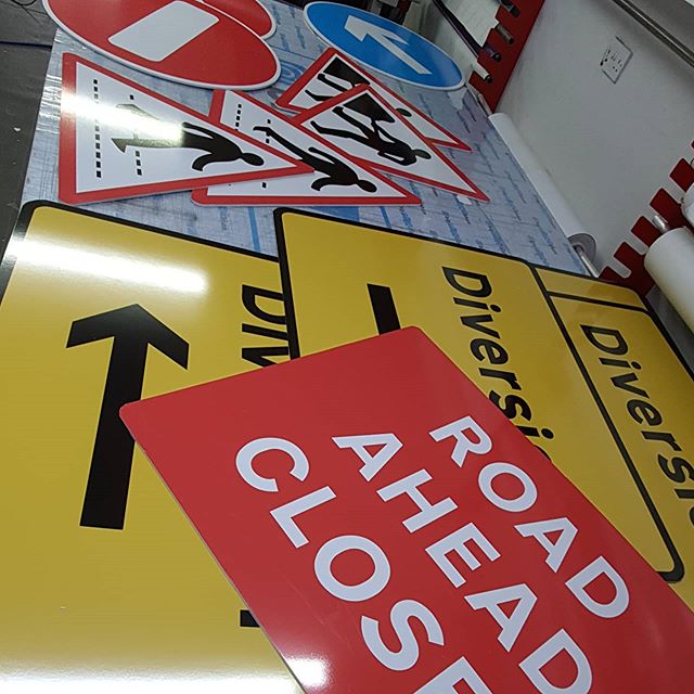 Do you need a street sign?

To place an order If at all possible PLEASE whatsapp me on 07702153393