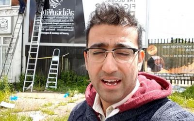 2 billboards being installed on Coventry Road Birmingham. #bigprintbirmingham #printingbirmingham #signmaker #signs #birmingham #windowart #printshop #signshop #billboards