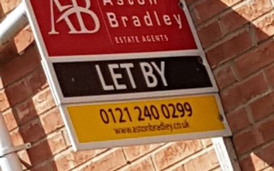 Designed by Big Print Birmingham. Call me if you need any Mak 07702153393 #bigprintbirmingham #printingbirmingham #signmaker #signs #birmingham #windowart #shopwindows #signboards #printshop #signshop #estateagents #toletsigns