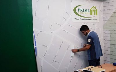 Lining up the 2nd sheet to the 1st perfectly.#bigprintbirmingham #printingbirmingham #signmaker #signs #printshop #wallpaper #officewallart #estateagents