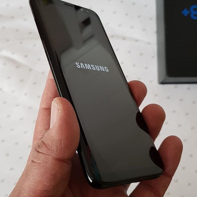 Hi. I'm selling my S8+ 64gb plus a further 64gb memory card giving you 128gb of internal memory.I got this as an upgrade around 6-8 months back. However iv now got my ideal phone the Note 8.I'm going to discribe this phone as mint. As iv always had a silicon cover on it. Iv still got the original box and accessories with it.If you follow my profile, hopefully you can trust me. I'm looking for £420. PM or whatsapp me on 07702153393 for further details.