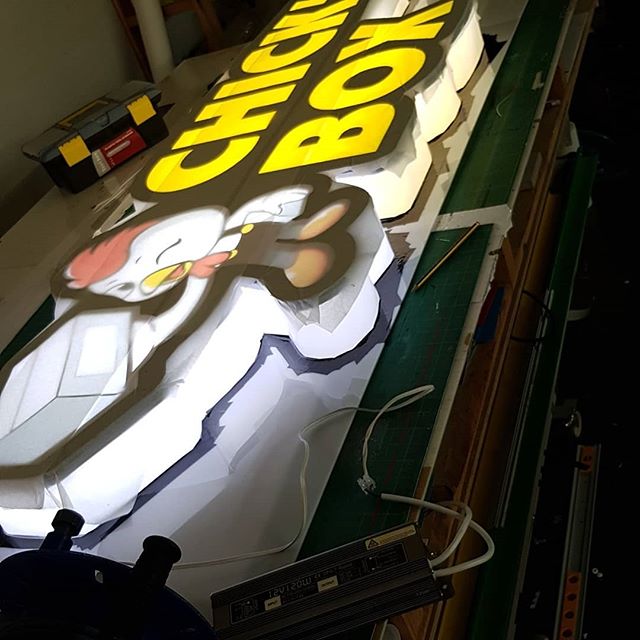3D Shop Sign, designed, cut and assembled in house.Need a shop sign contact Mak on 07702153393#bigprintbirmingham#printingbirmingham #printshop#shopsigns#largeformatprinting #3d #shopsign #chicken