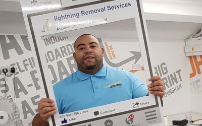 A massive thank you to @lightning_removal_services for purchasing this Facebook Selfie Board. What a gentleman. Looking forward to working with Hud in the future.To place your order whatsapp me: Mak of Big Print Birmingham on 07702153393Or use this whatsapp link from your mobile: https://api.whatsapp.com/send?phone=+447702153393#selfieboard #selfieframe #printingbirmingham #signmaker#signs