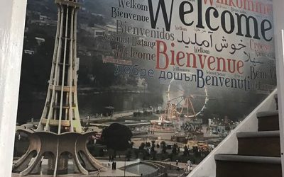 Another successful wallpaper design, print and install by Mr Big PrintTo place your order whatsapp me: Mak of Big Print Birmingham on 07702153393Or use this whatsapp link from your mobile: https://api.whatsapp.com/send?phone=+447702153393#bigprintbirmingham#printingbirmingham #printshop#shopsigns#largeformatprinting#posters#cards #wallpaper #officewallart#officewallartwork #Featuredwall