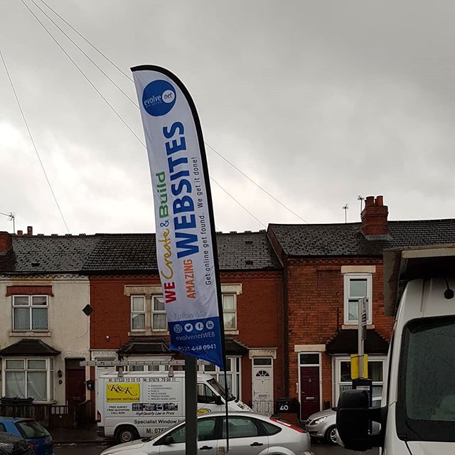 5.5 meter tall feather banner put up for @evolvenetwebTo place your order whatsapp me: Mak of Big Print Birmingham on 07702153393Or use this whatsapp link from your mobile:https://wa.me/447702153393#bigprintbirmingham#printingbirmingham #printshop#shopsigns#largeformatprinting#posters#cards #evolvenet #webdesign