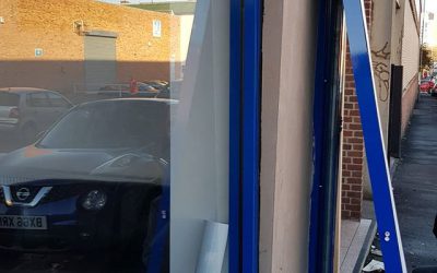 Covering walls with signs.To place your order whatsapp me: Mak of Big Print Birmingham on 07702153393Or use this whatsapp link from your mobile:https://wa.me/447702153393#bigprintbirmingham#printingbirmingham #printshop#shopsigns#largeformatprinting#posters#cards #signboards #mot #garage