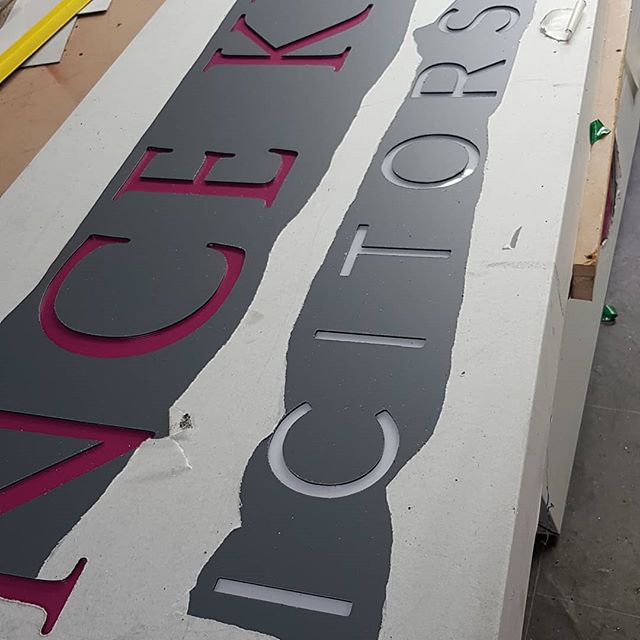 Signboard with fret cut letters. Back lit with LED lights.To place your order whatsapp me: Mak of Big Print Birmingham on 07702153393Or use this whatsapp link from your mobile:https://wa.me/447702153393#bigprintbirmingham #printingbirmingham #signmaker #signs #birmingham #printshop #signshop #fretcut