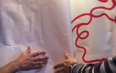 Removing the backing from this wall vinyl.To place your order whatsapp me: Mak of Big Print Birmingham on 07702153393Or use this whatsapp link from your mobile:https://wa.me/447702153393#bigprintbirmingham #printingbirmingham #signmaker #signs #wallpaper #vinylwall