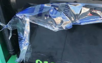 Removing the protective film from the @chopandwok signboard To place your order whatsapp me: Mak of Big Print Birmingham on 07702153393 Or use this whatsapp link from your mobile: https://wa.me/447702153393 #bigprintbirmingham #printingbirmingham #signmaker #signs