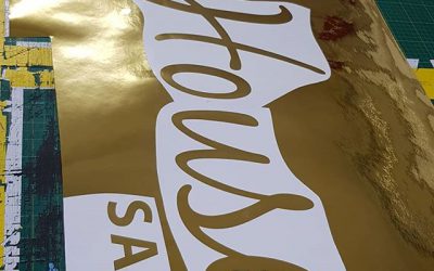 Mirror finish gold vinyl being weeded. To place your order whatsapp me: Mak of Big Print Birmingham on 07702153393 Or use this whatsapp link from your mobile: https://wa.me/447702153393