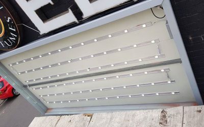 10×5 light Box fitted. To place your order whatsapp me: Mak of Big Print Birmingham on 07702153393