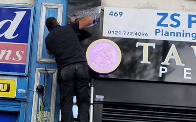 Fitting Afew final bits for this sign board on Coventry Road To place your order whatsapp me: Mak of Big Print Birmingham on 07702153393