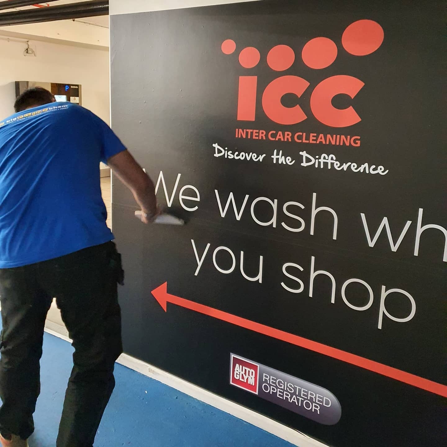 fitting a wall graphic at @intuvictoriacentre nottingham for @iccuklimited to place an order for a c 6